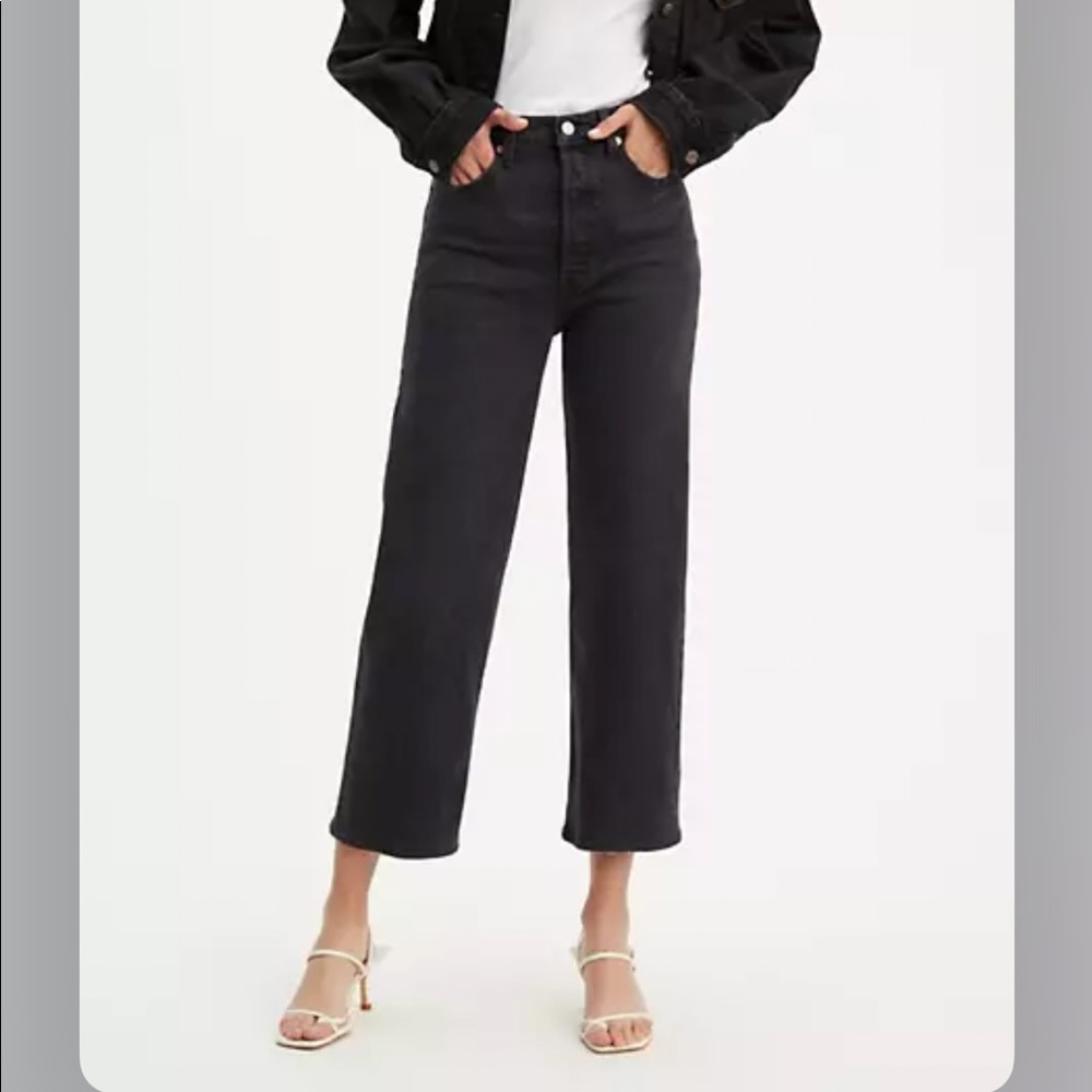 Levi’s Ribcage Straight Ankle Jeans
